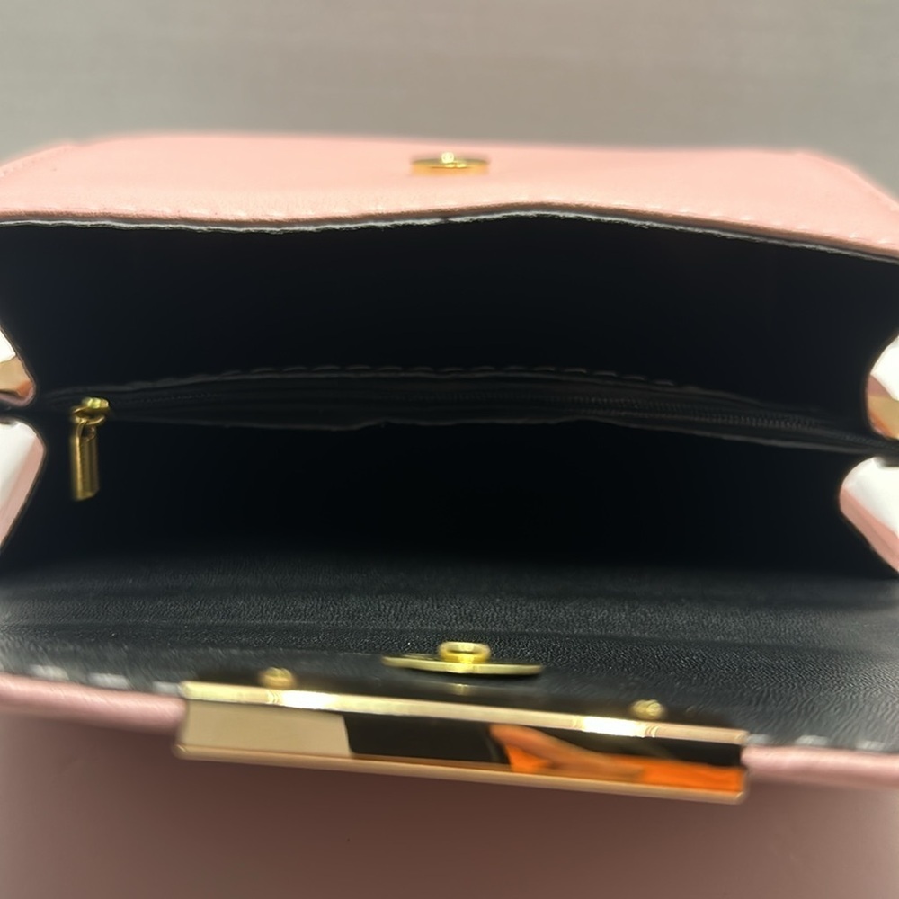 Retro, light, soft pink fashionable small flap crossbody bag - Picture 15 of 15